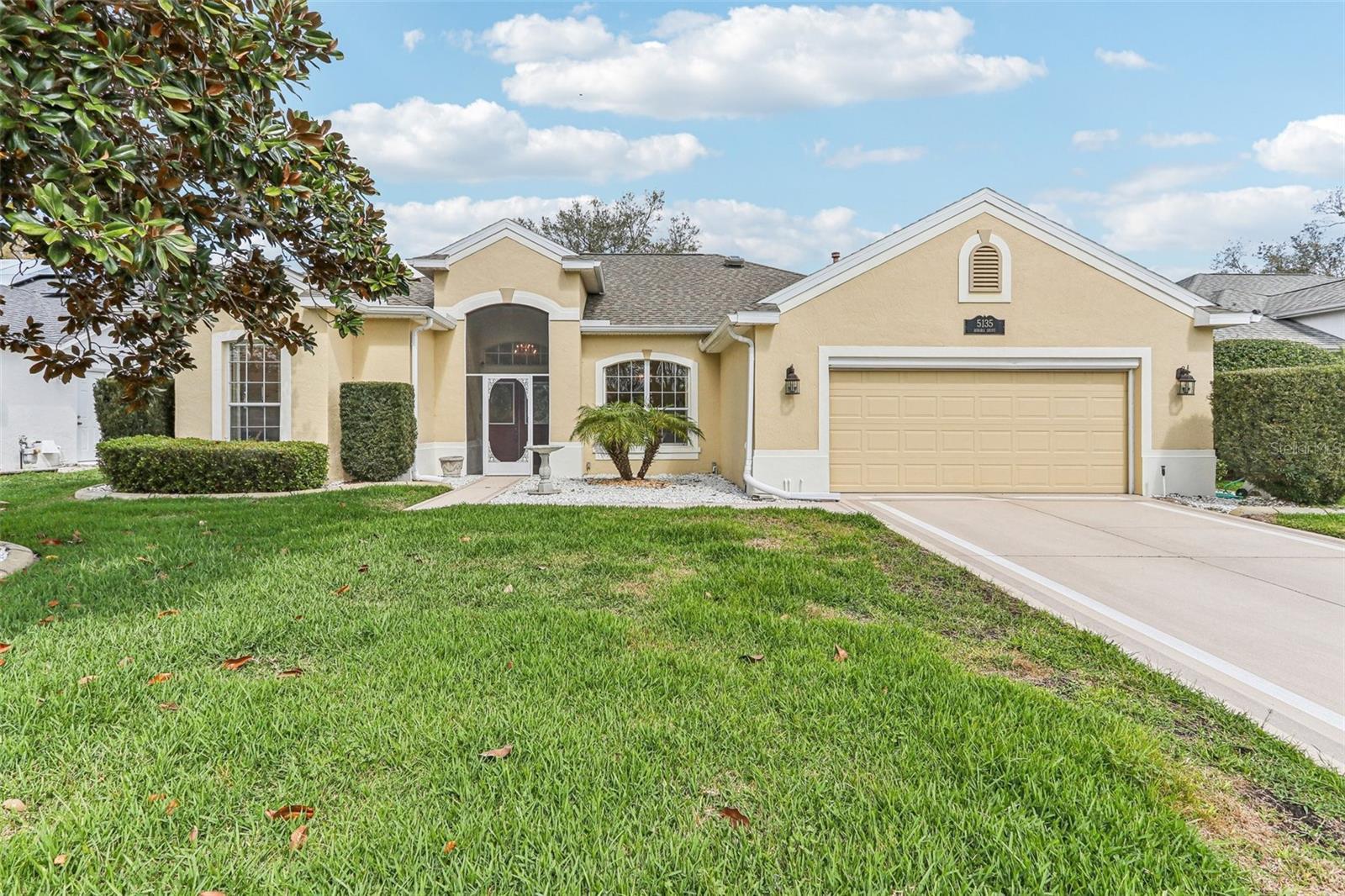 Photo one of 5135 Aurora Dr Leesburg FL 34748 | MLS G5093082