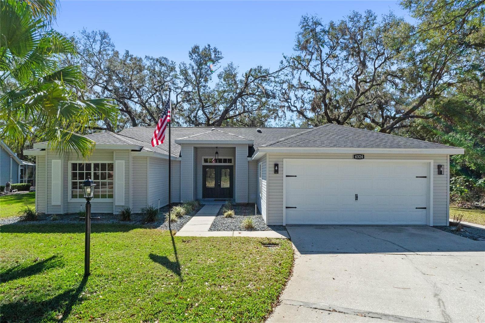 Photo one of 4324 Leafway Cir Leesburg FL 34748 | MLS G5093149