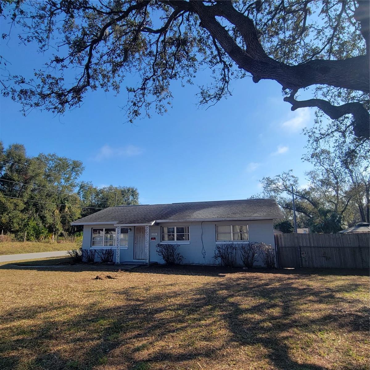 Photo one of 115 N Galena Ave Minneola FL 34715 | MLS G5093452