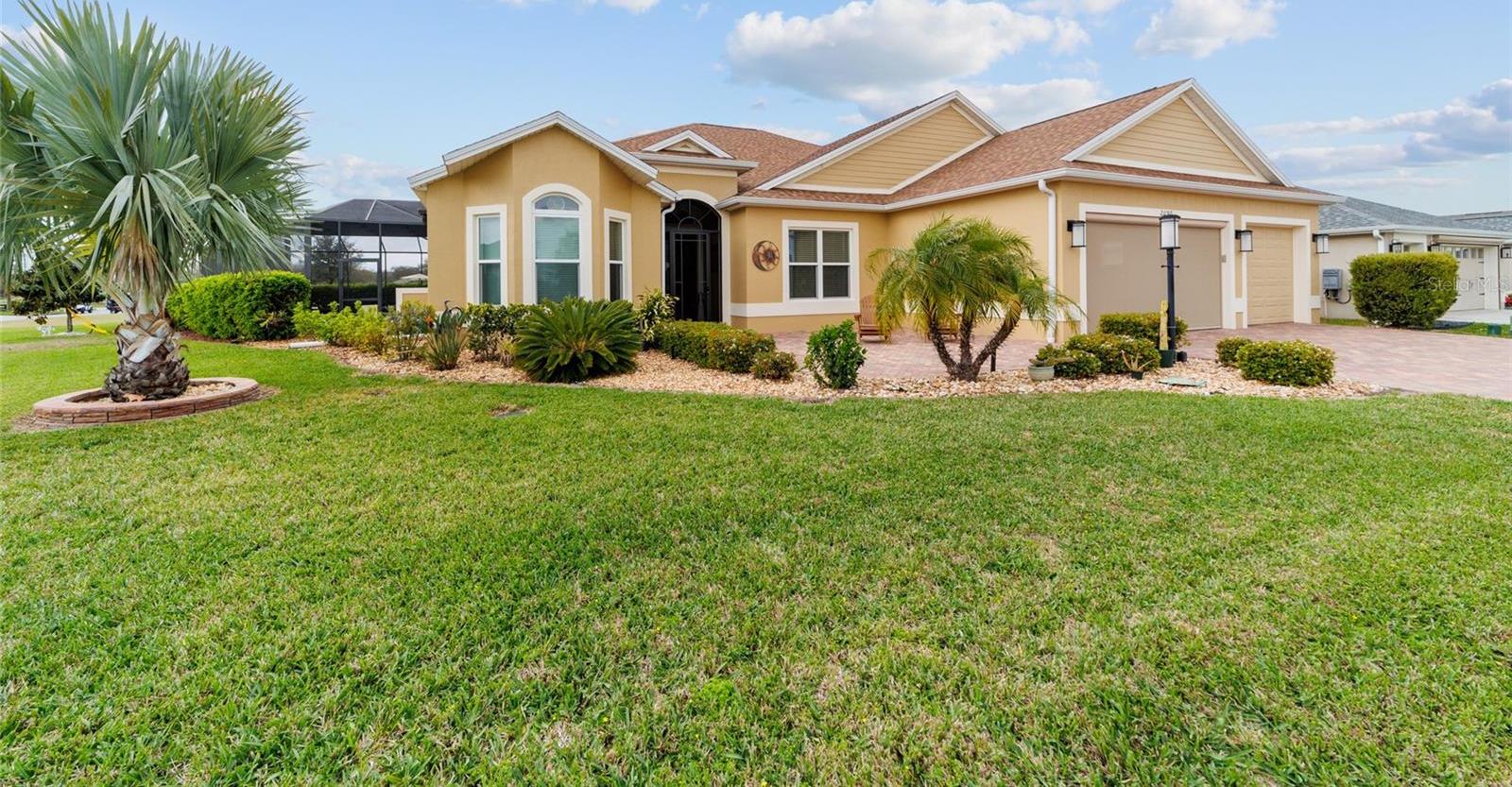 Photo one of 2050 Biller Cir The Villages FL 32163 | MLS G5093678