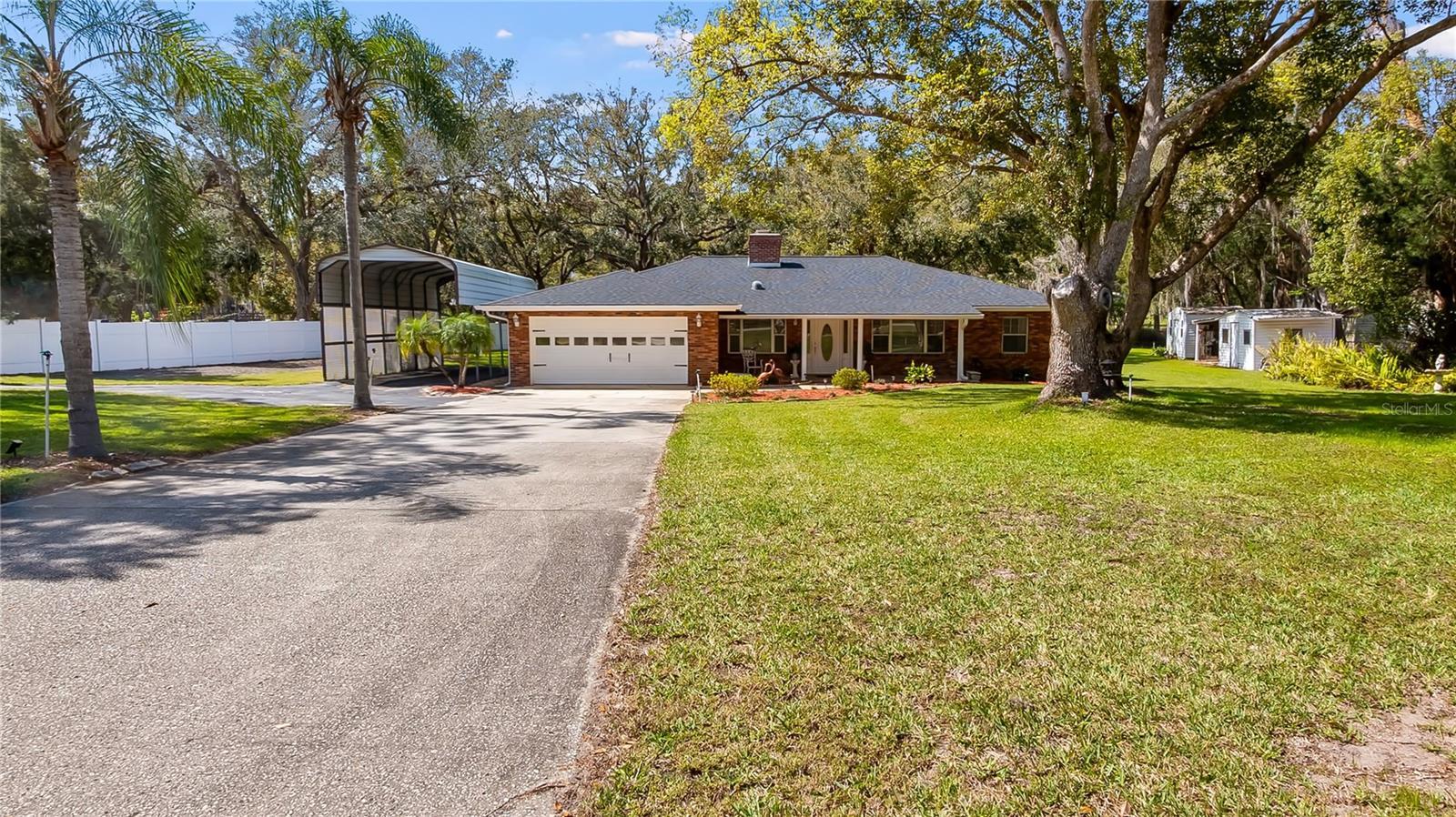 Photo one of 11136 Bronson Rd Clermont FL 34711 | MLS G5093773