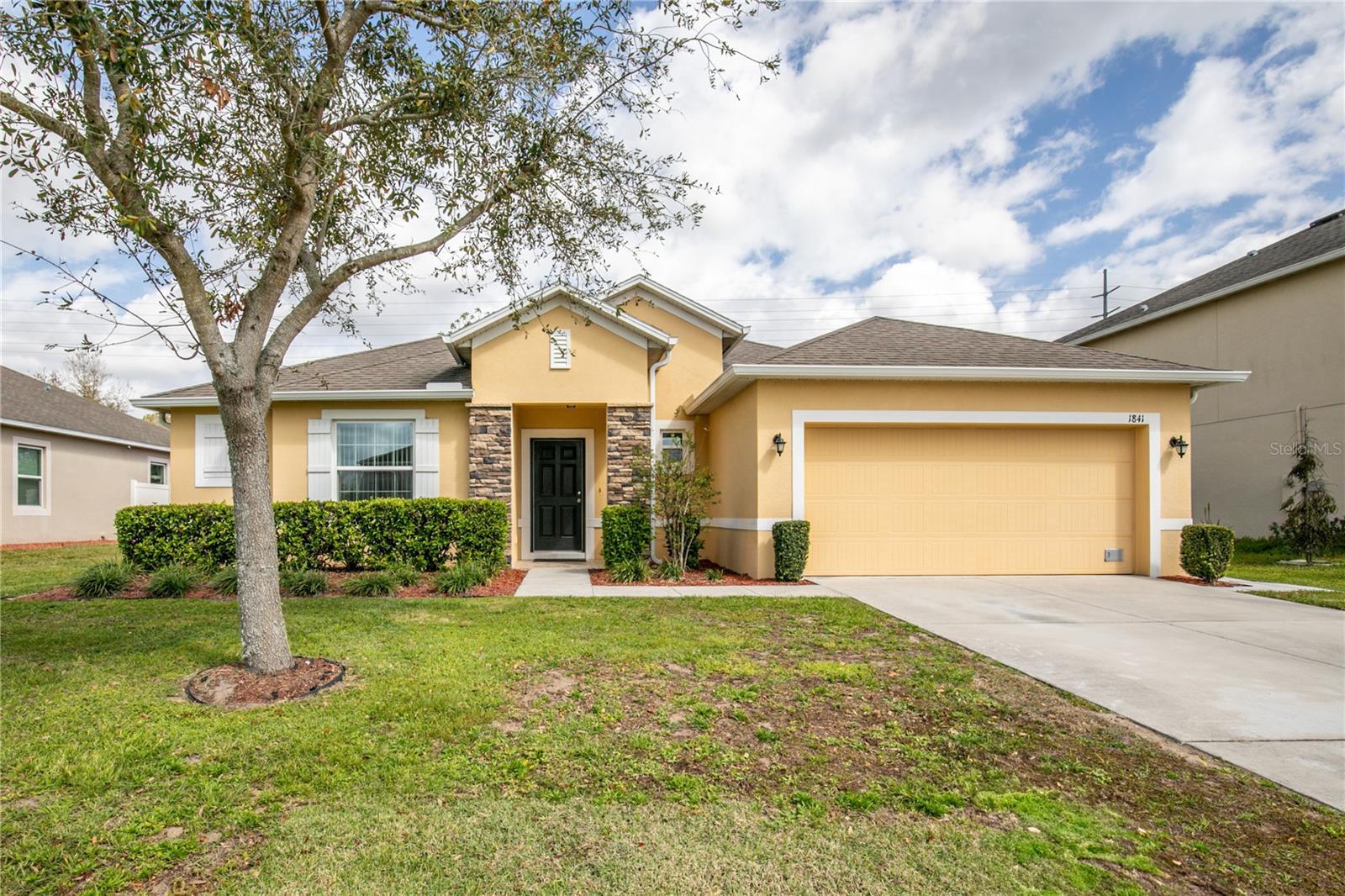 Photo one of 1841 Dunn Cove Dr Apopka FL 32703 | MLS G5093797