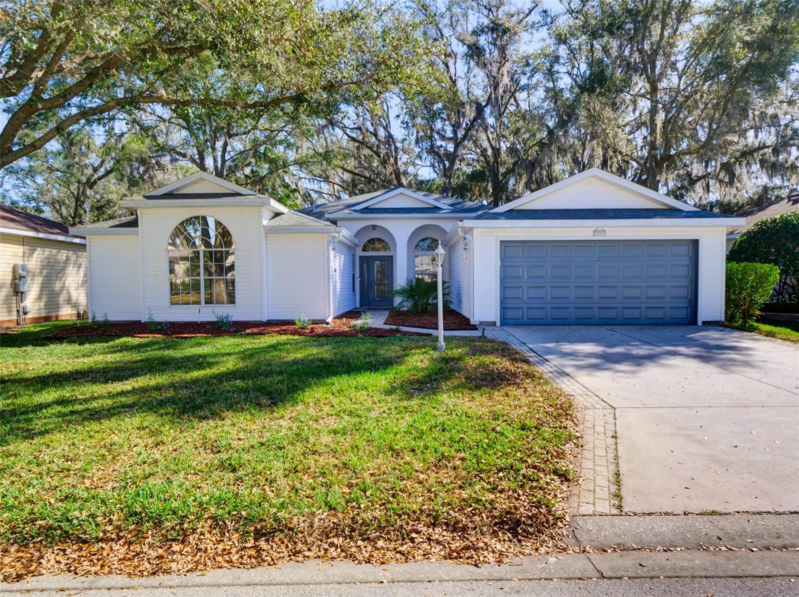 Photo one of 3733 Plantation Blvd Leesburg FL 34748 | MLS G5093824