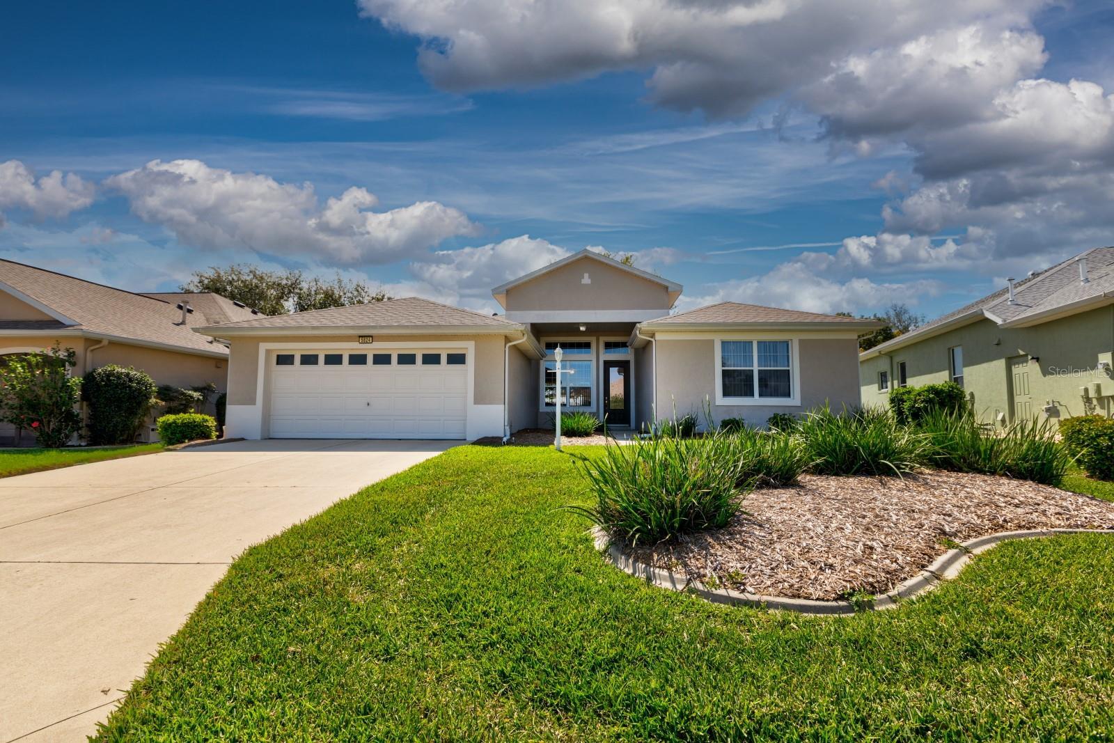 Photo one of 5824 Blue Savannah Dr Leesburg FL 34748 | MLS G5093812