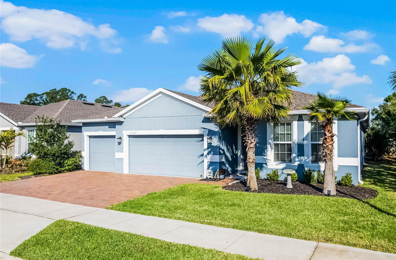 Photo one of 17024 Goldcrest Loop Clermont FL 34714 | MLS G5094191