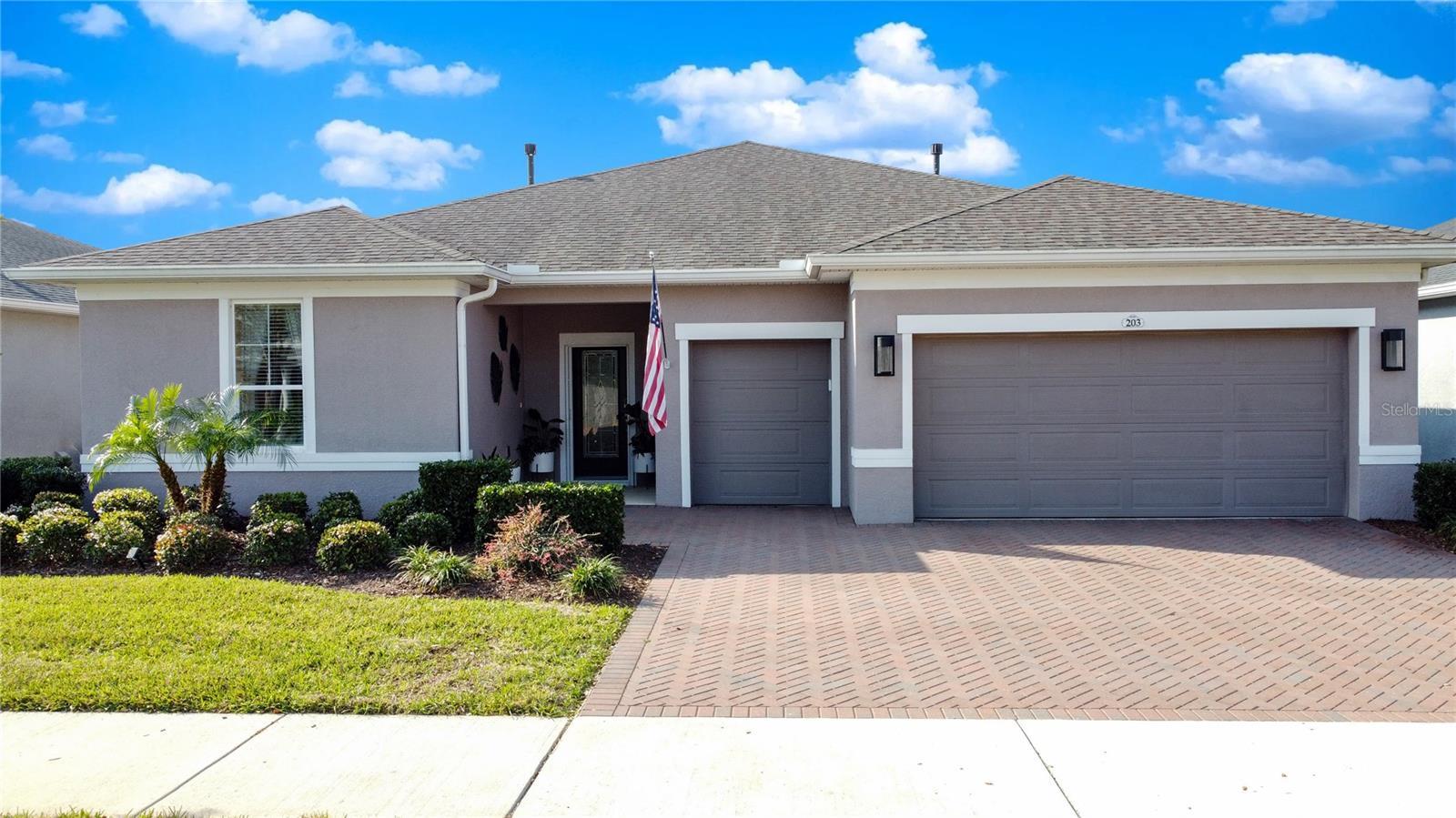 Photo one of 203 Silver Maple Rd Groveland FL 34736 | MLS G5094125