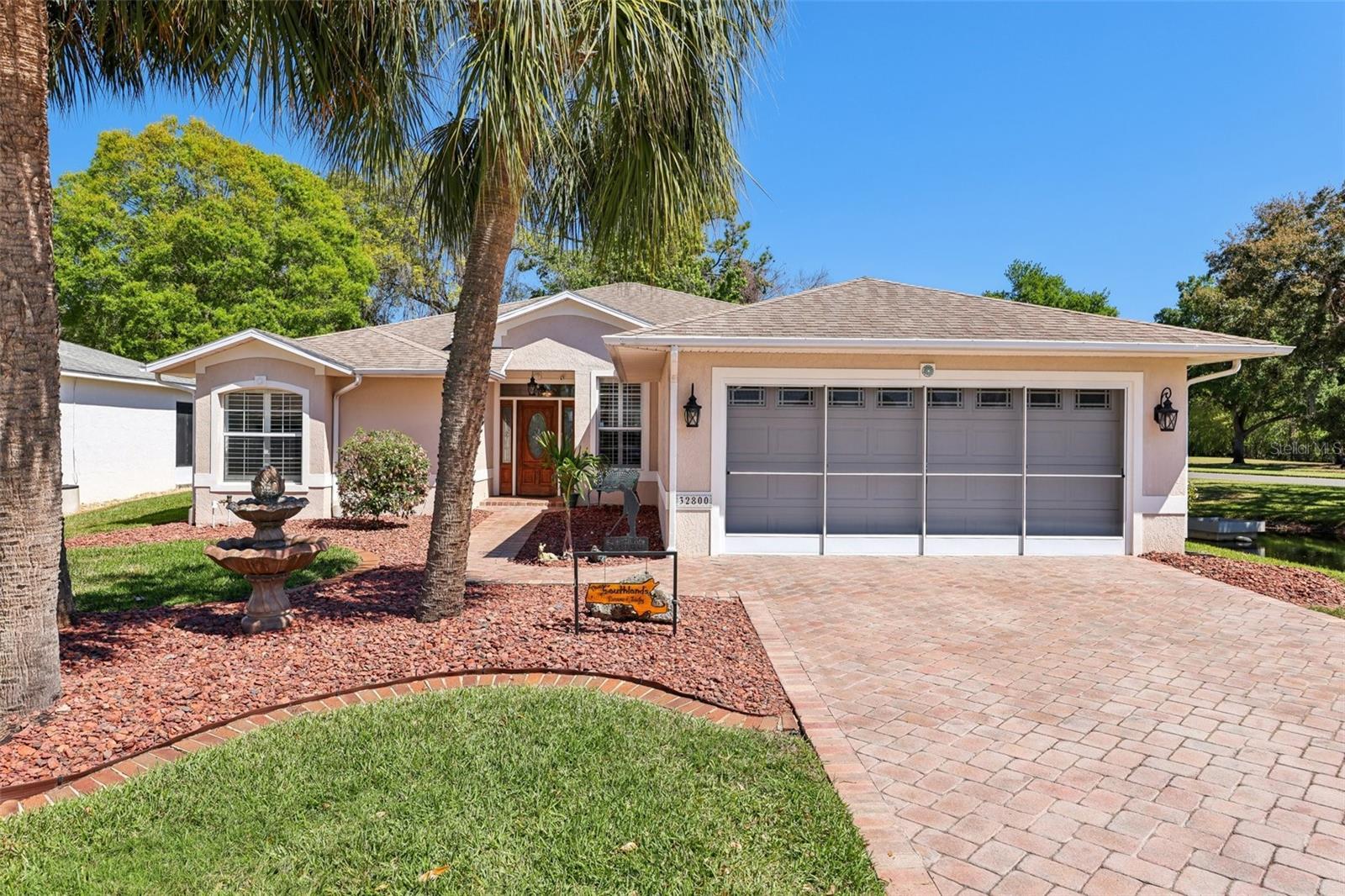 Photo one of 32800 Oak Park Dr Leesburg FL 34748 | MLS G5094152