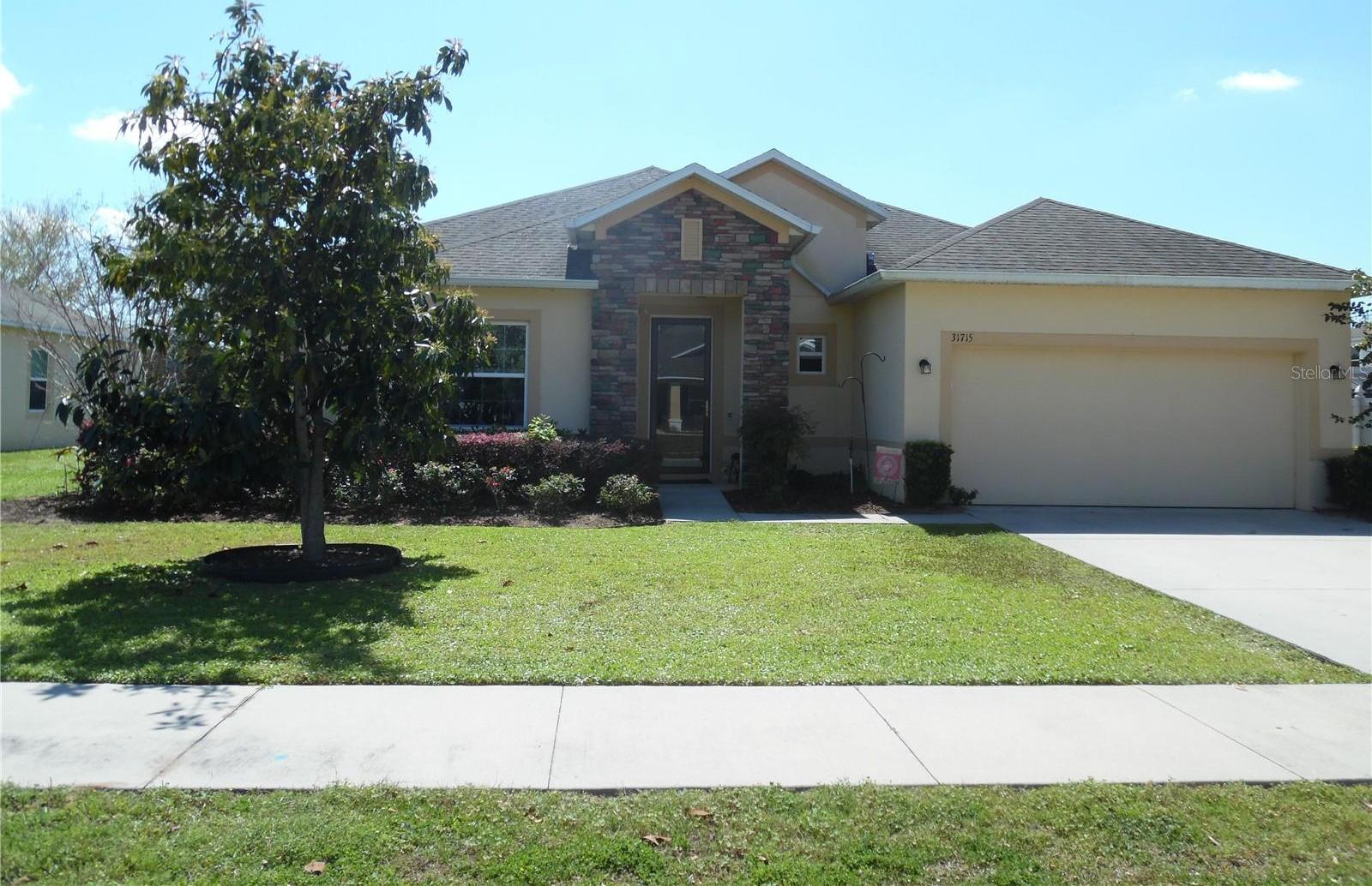 Photo one of 31715 Parkdale Dr Leesburg FL 34748 | MLS G5094232