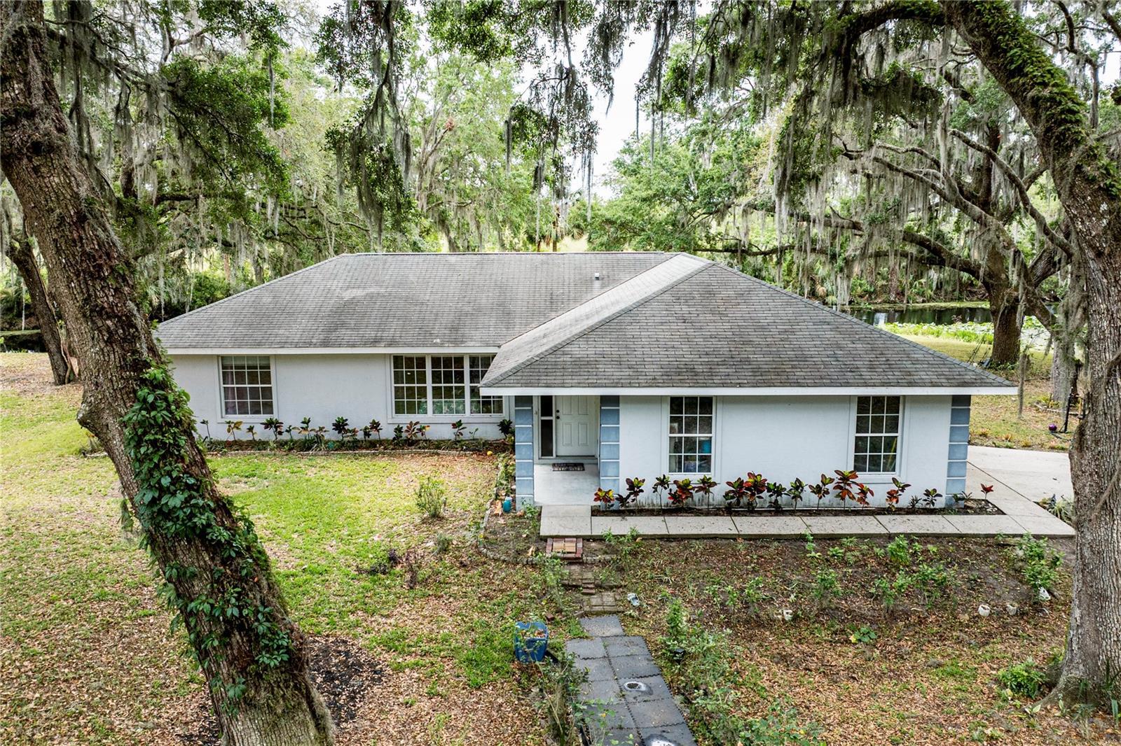 Photo one of 7938 Jacksons River Rd Leesburg FL 34788 | MLS G5095491