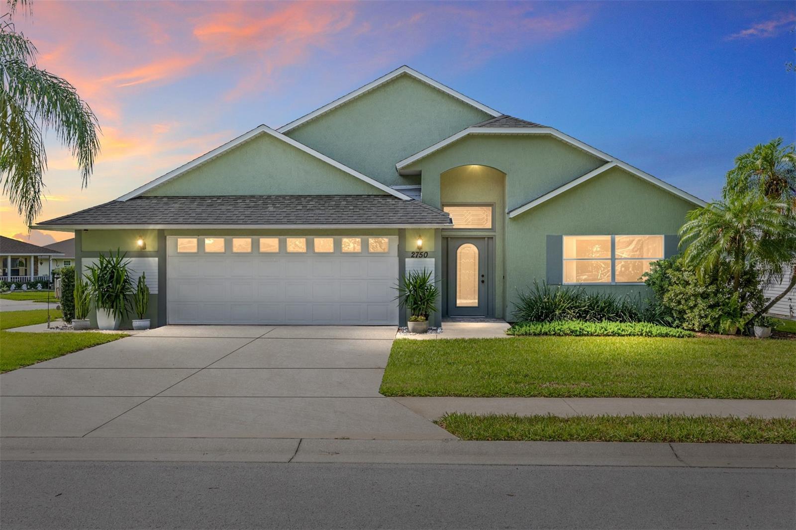 Photo one of 2750 Coral Reef Way Tavares FL 32778 | MLS G5096569