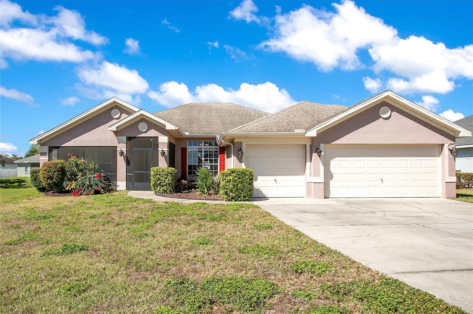 Photo one of 107 Amber Blvd Auburndale FL 33823 | MLS L4951289