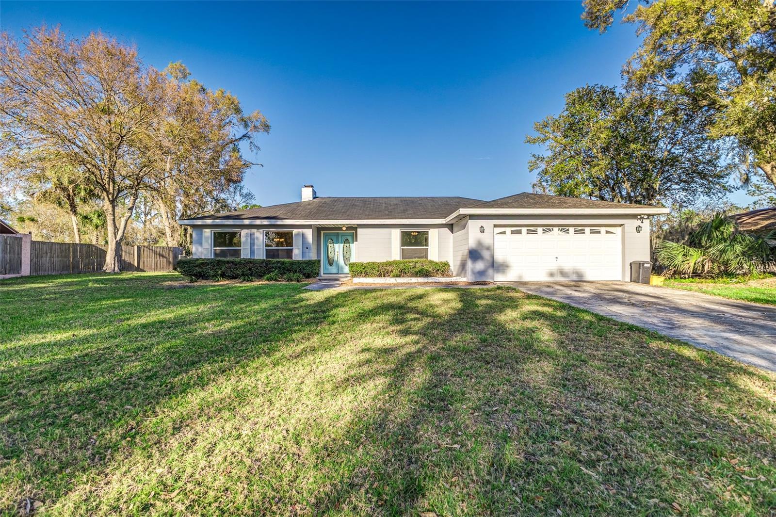 Photo one of 4120 Old Colony Rd Mulberry FL 33860 | MLS L4951278