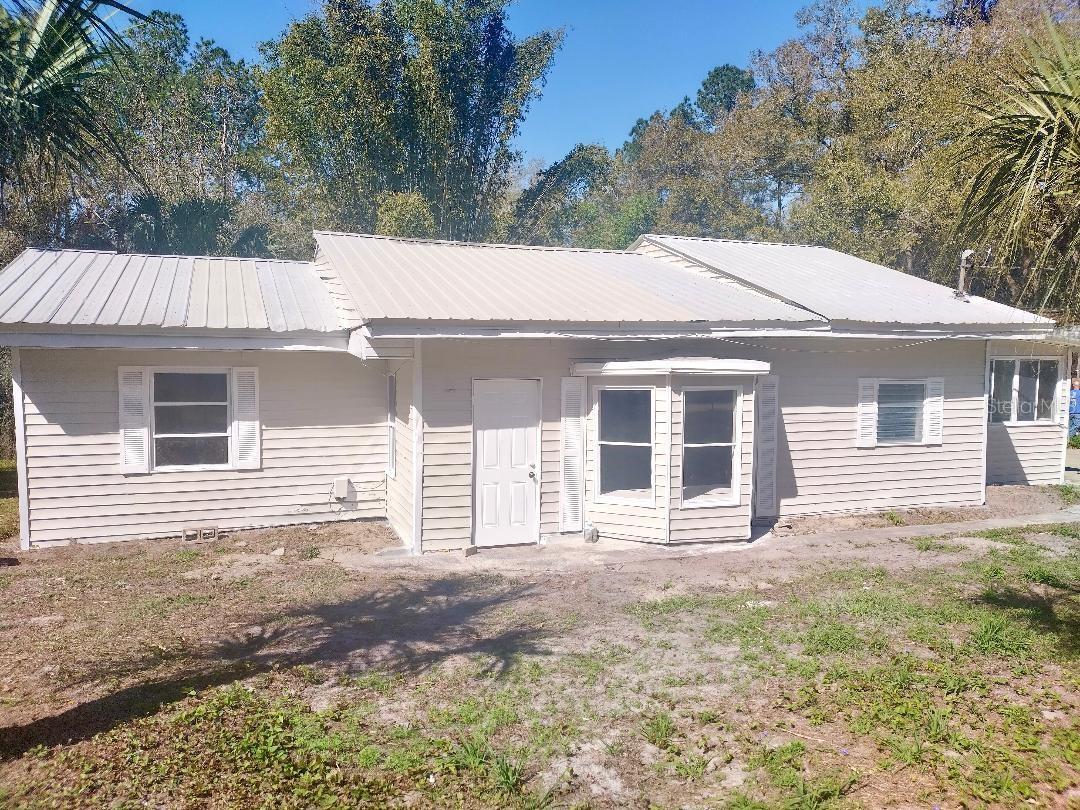 Photo one of 4700 Se 160Th Ct Ocklawaha FL 32179 | MLS NS1084121