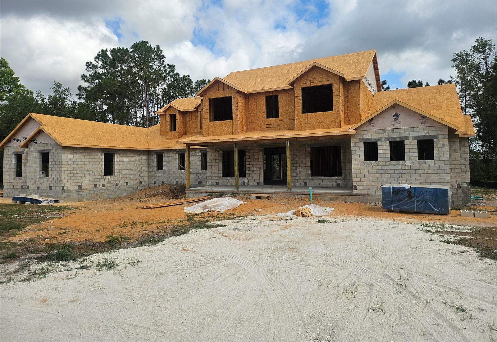 Photo one of 405 Long And Winding Rd Howey In The Hills FL 34737 | MLS O6245797