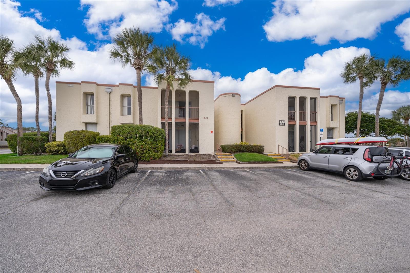 Photo one of 532 Orange Dr # 23 Altamonte Springs FL 32701 | MLS O6271808