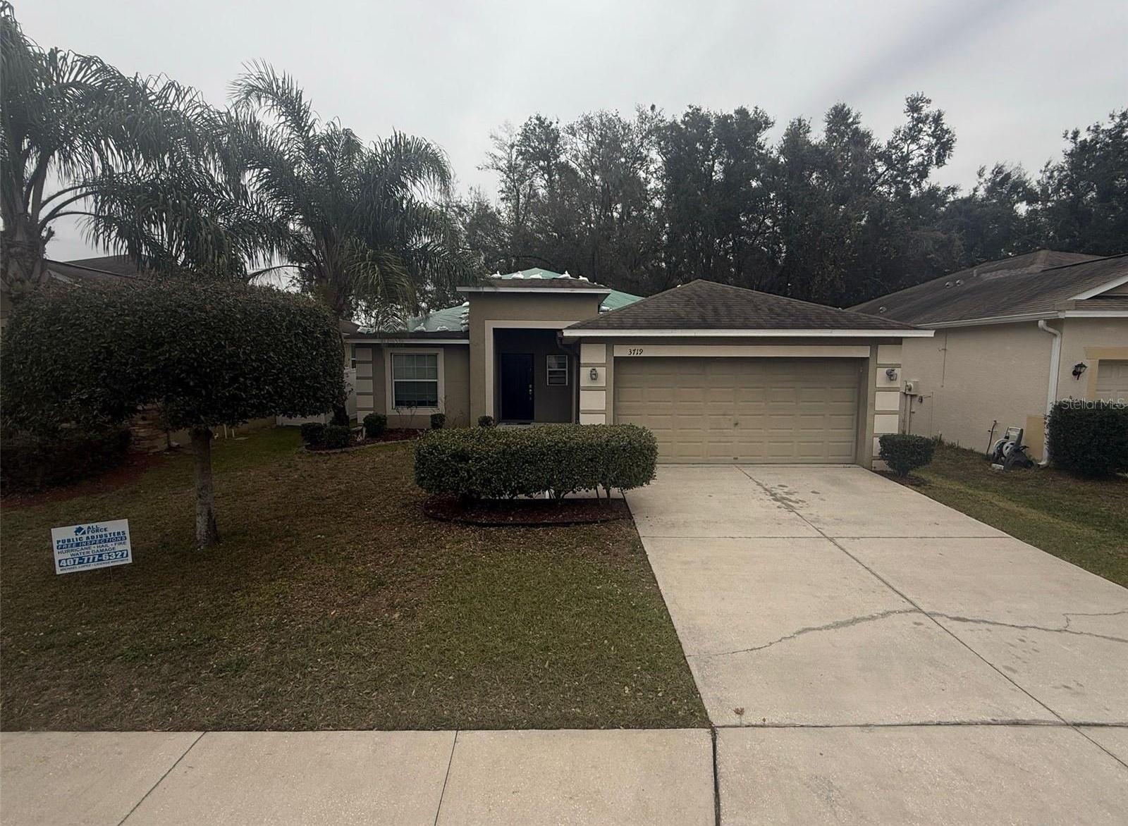 Photo one of 3719 Madbury Cir Lakeland FL 33810 | MLS O6285305