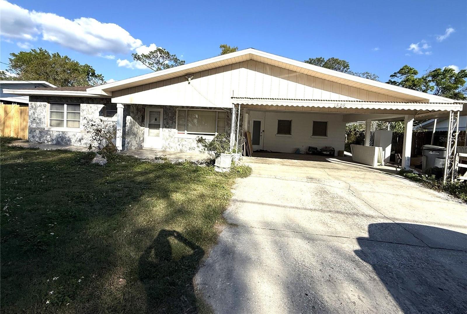 Photo one of 1808 4Th Se Ct Winter Haven FL 33880 | MLS O6285475