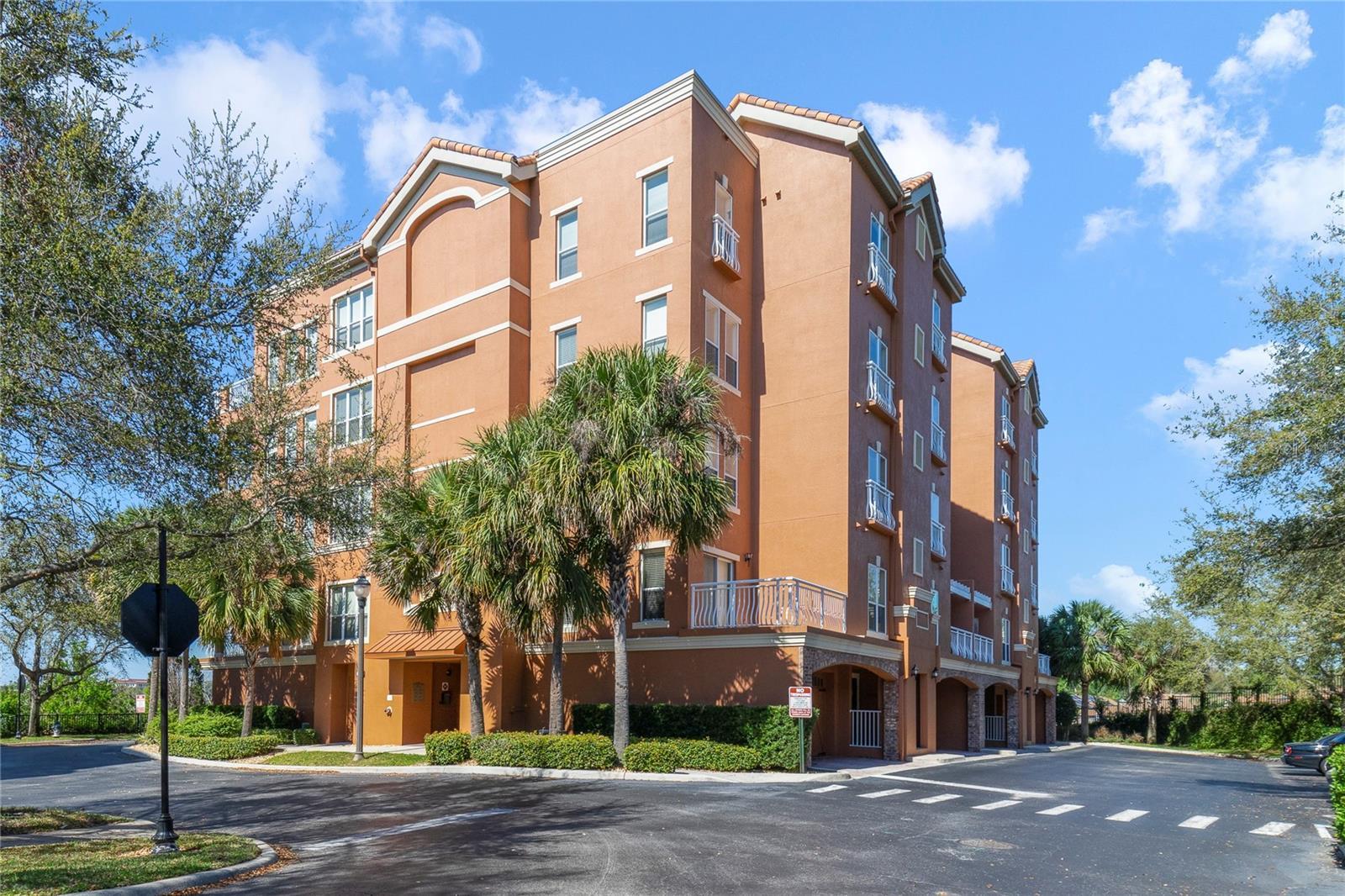 Photo one of 7508 Toscana Blvd # 123 Orlando FL 32819 | MLS O6286149