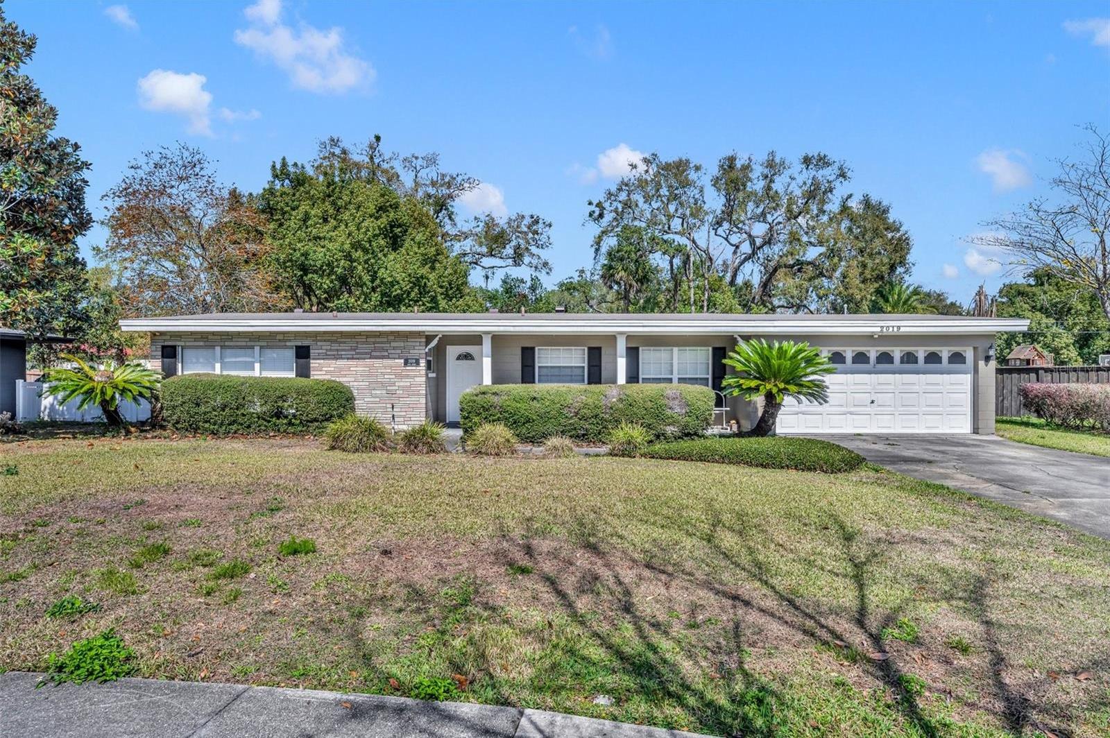 Photo one of 2019 Loch Berry Rd Winter Park FL 32792 | MLS O6286716