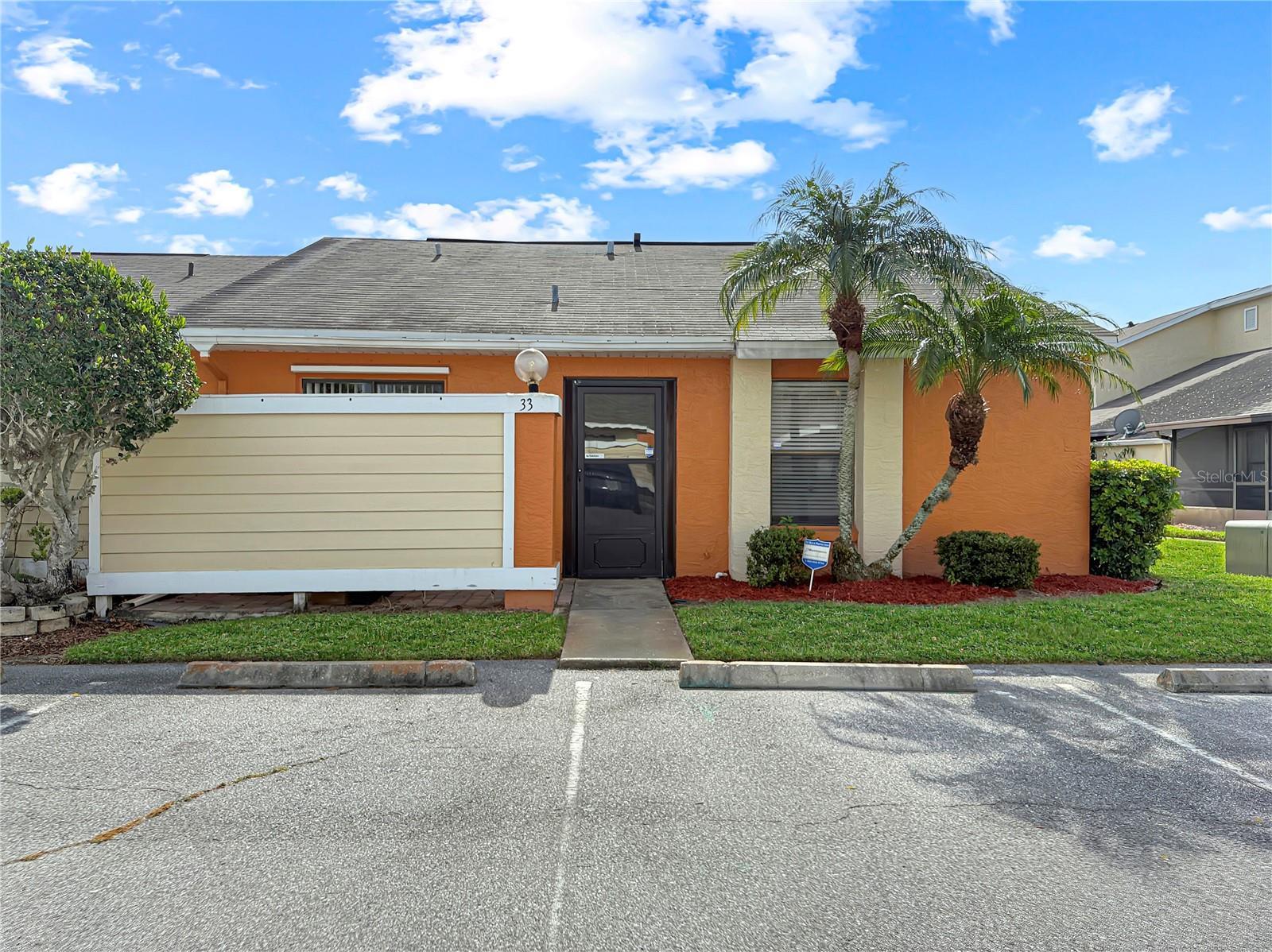 Photo one of 33 Silver Oak Cir Kissimmee FL 34743 | MLS O6286733