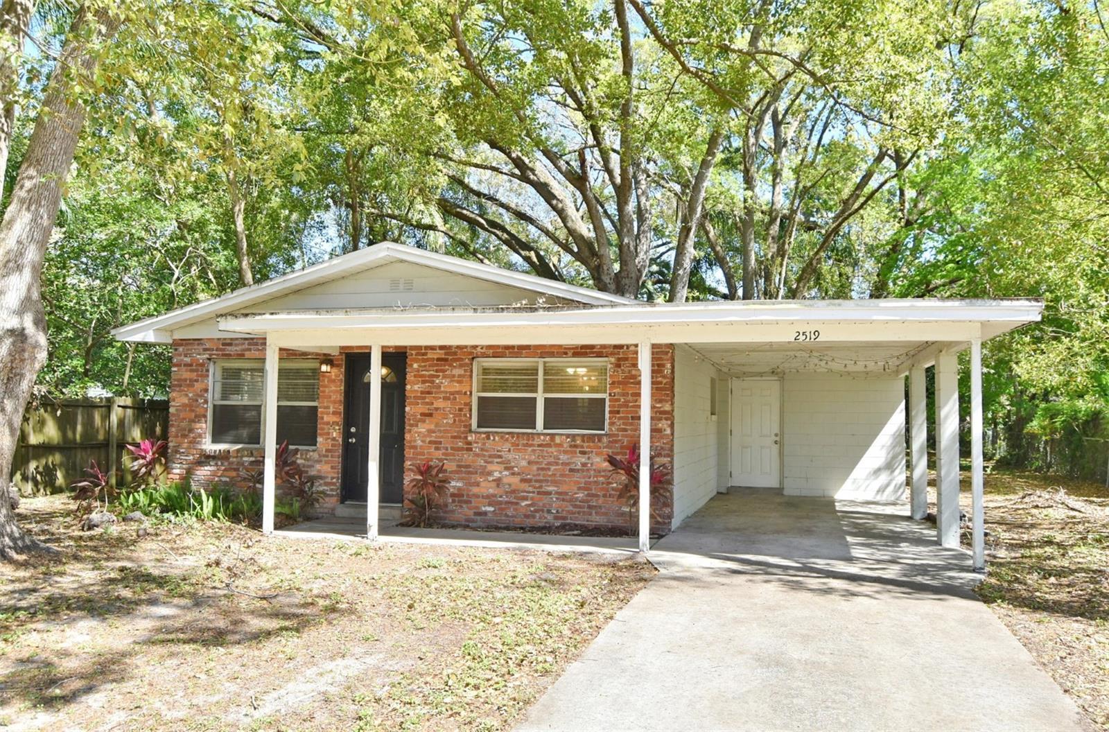 Photo one of 2519 Poinsetta Ave Sanford FL 32773 | MLS O6287271