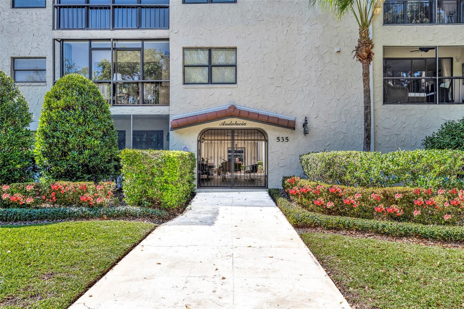 Photo one of 535 N Interlachen Ave # 107 Winter Park FL 32789 | MLS O6287695