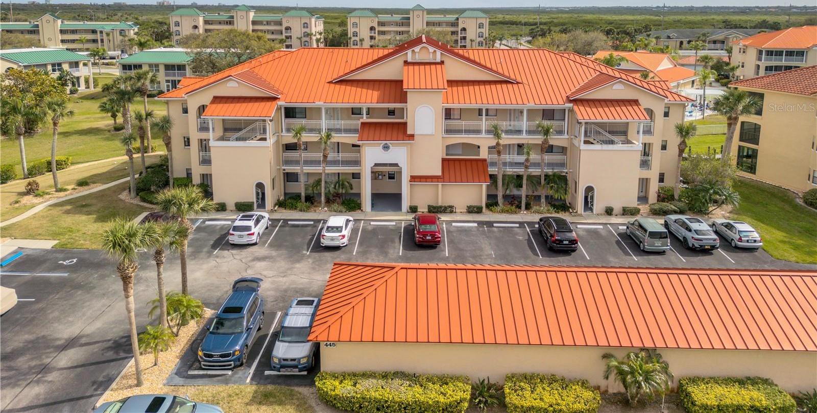 Photo one of 445 Bouchelle Dr # 104 New Smyrna Beach FL 32169 | MLS O6288547