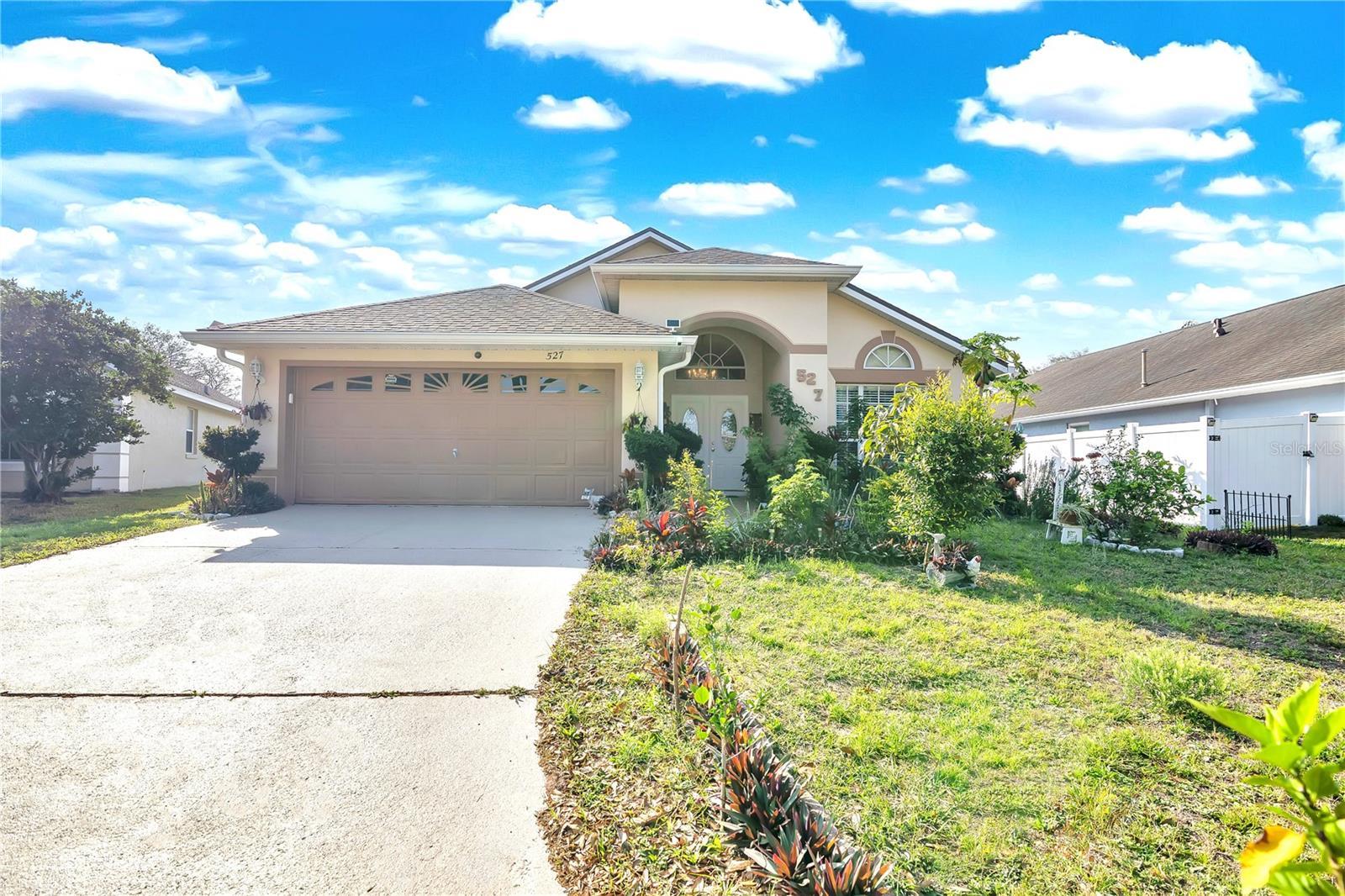 Photo one of 527 Durango Loop St Davenport FL 33897 | MLS O6289051