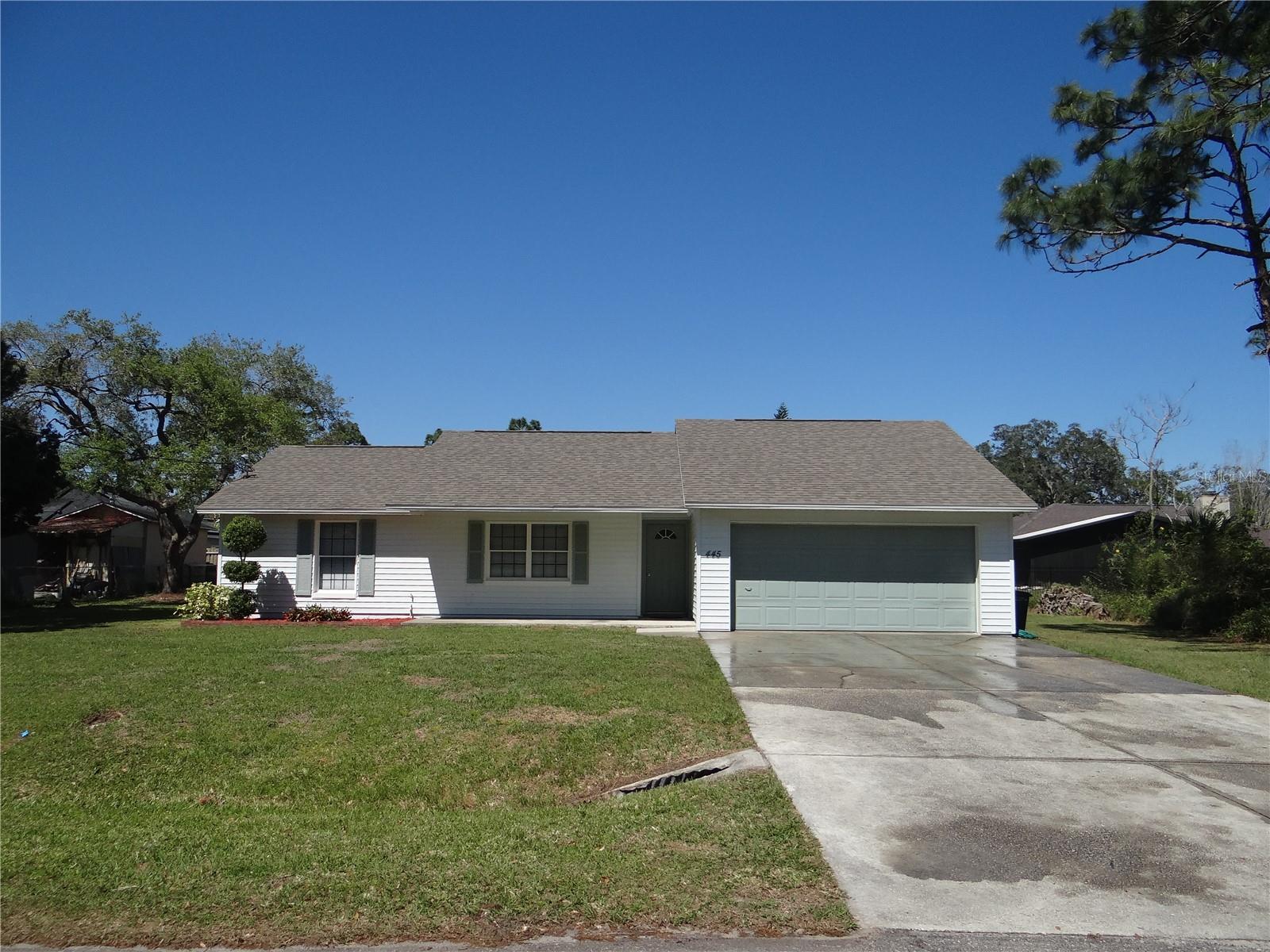 Photo one of 445 Live Oak Ave Chuluota FL 32766 | MLS O6289480