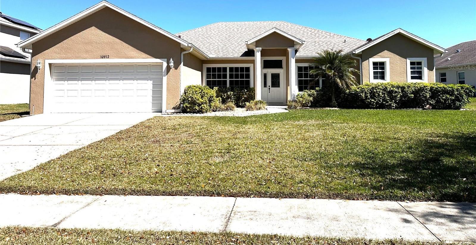 Photo one of 10912 Smokey Ridge Ct Clermont FL 34711 | MLS O6289589