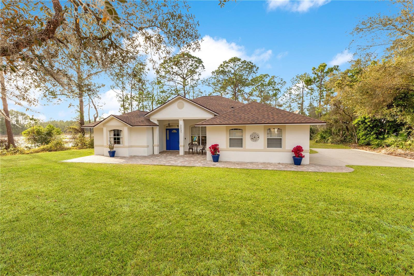 Photo one of 30041 Redoak Ave Eustis FL 32736 | MLS O6289541