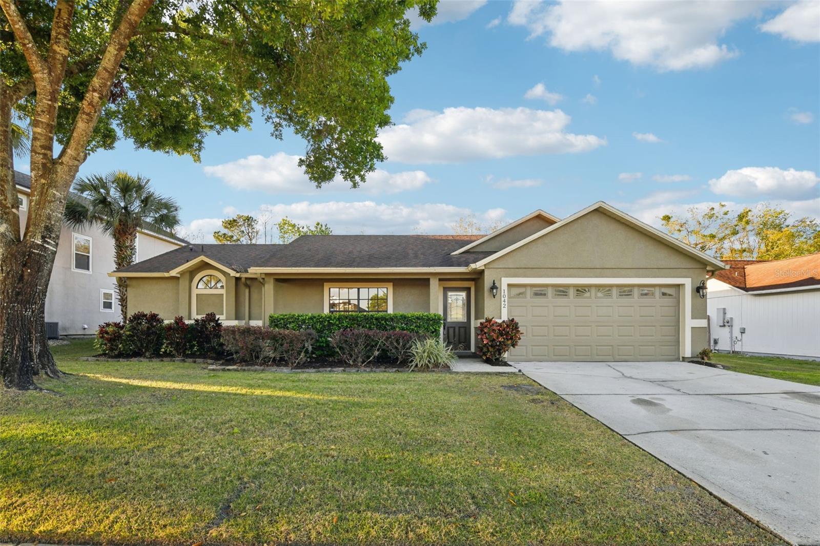 Photo one of 1042 Catfish Creek Ct Oviedo FL 32765 | MLS O6289740