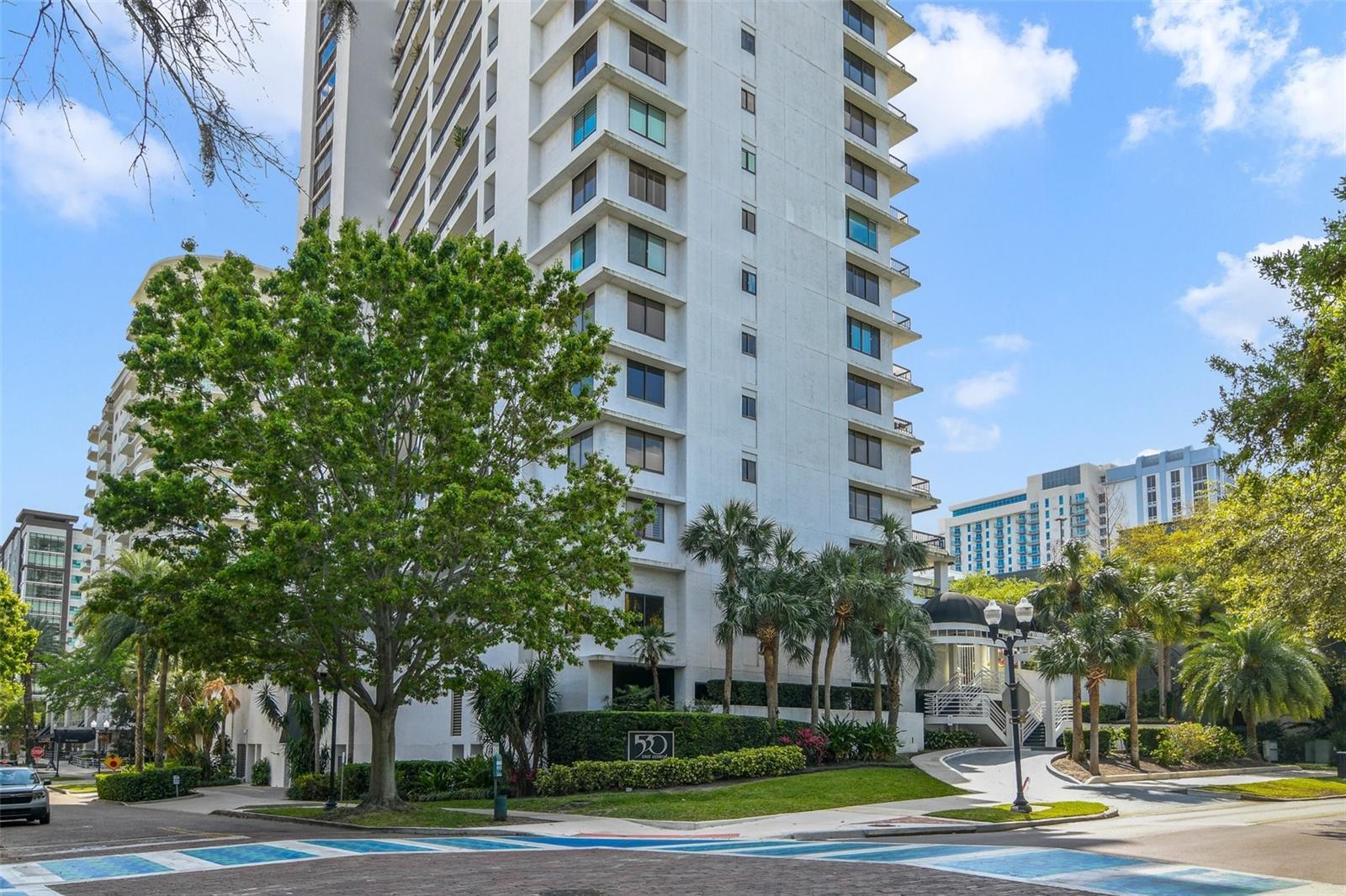 Photo one of 530 E Central Blvd # 501 Orlando FL 32801 | MLS O6290396