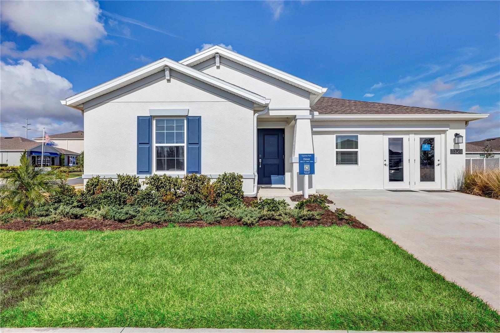 Photo one of 945 Laurel View Way Groveland FL 34736 | MLS O6290451