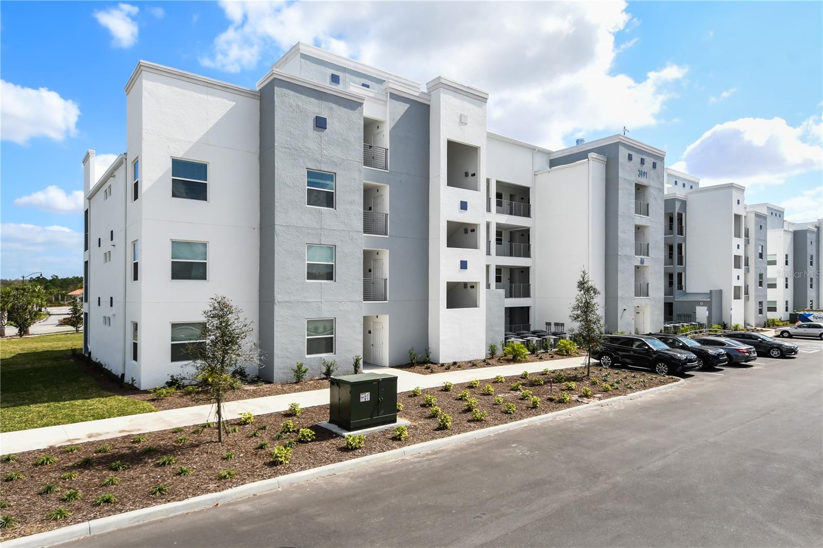 Photo one of 3191 Paradox Cir # 401 Kissimmee FL 34746 | MLS O6296200