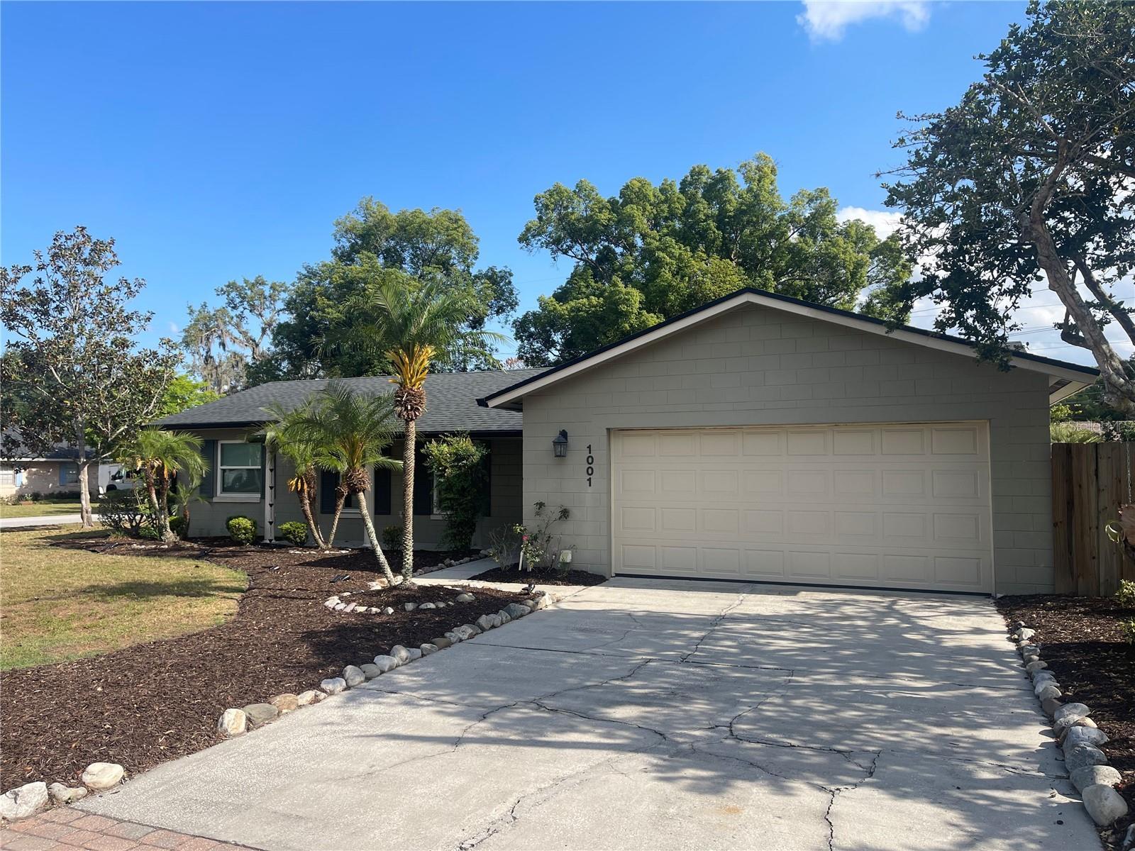 Photo one of 1001 Arden St Longwood FL 32750 | MLS O6304329
