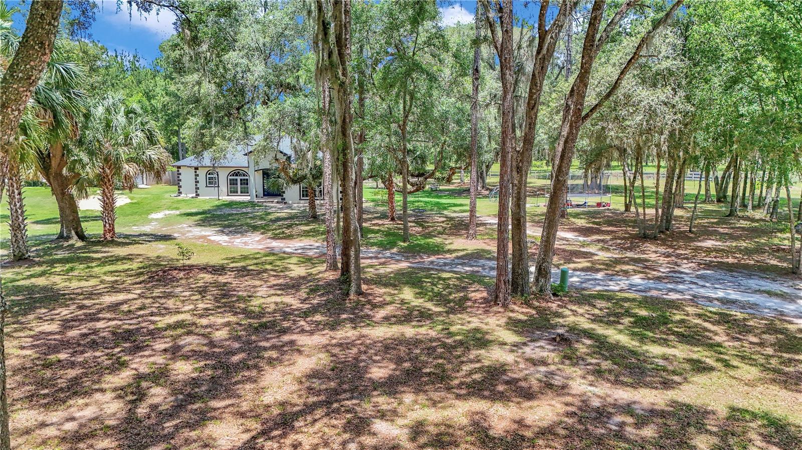Photo one of 16758 Ne 135Th Ave Fort Mc Coy FL 32134 | MLS O6309611
