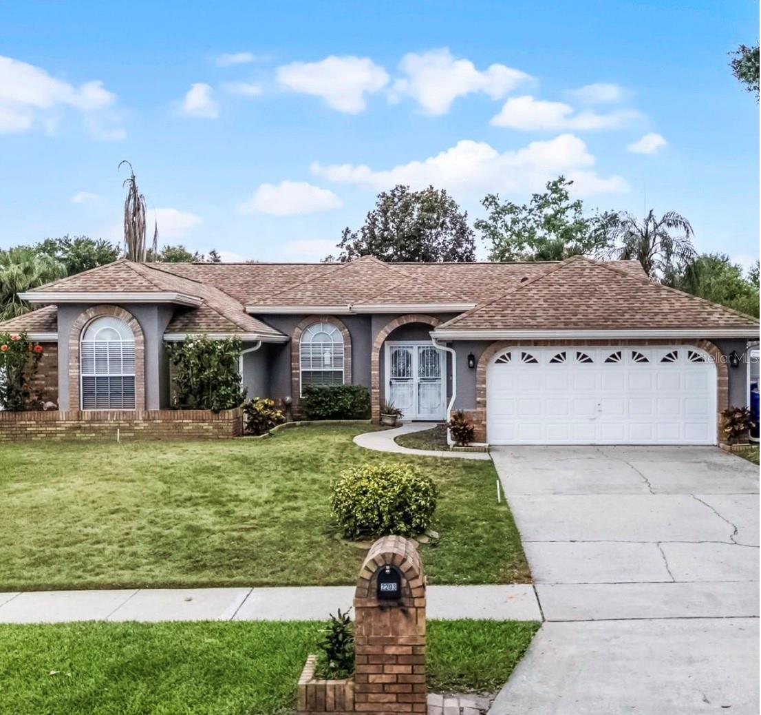 Photo one of 2203 Essex Dr Ocoee FL 34761 | MLS O6312241