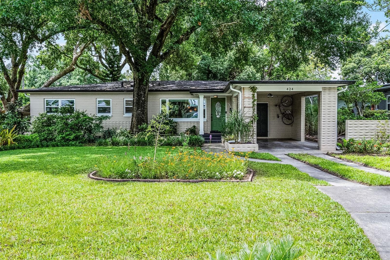 Photo one of 424 E Muriel St Orlando FL 32806 | MLS O6316053