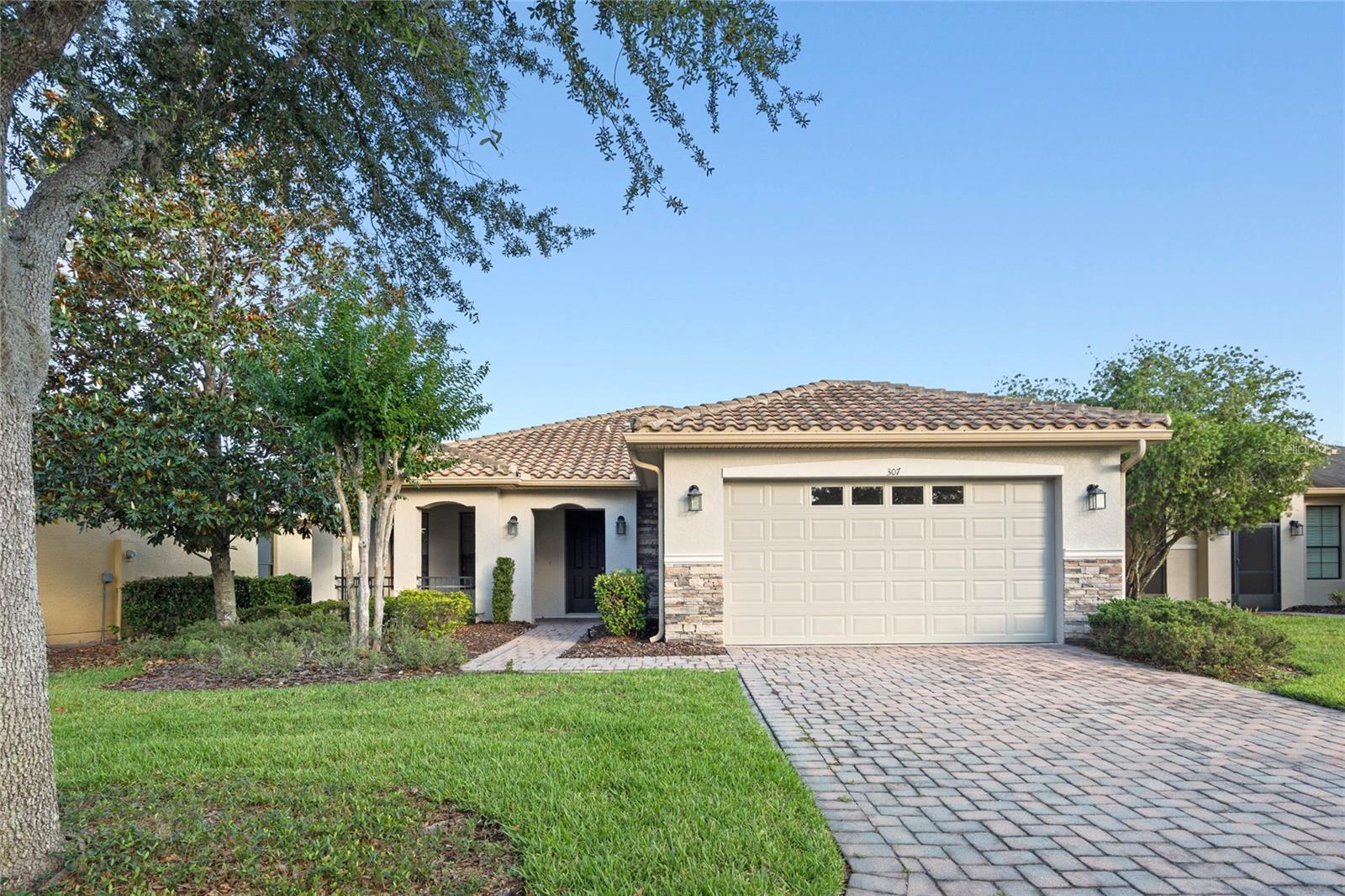 Photo one of 307 Monterey St Kissimmee FL 34759 | MLS O6316765