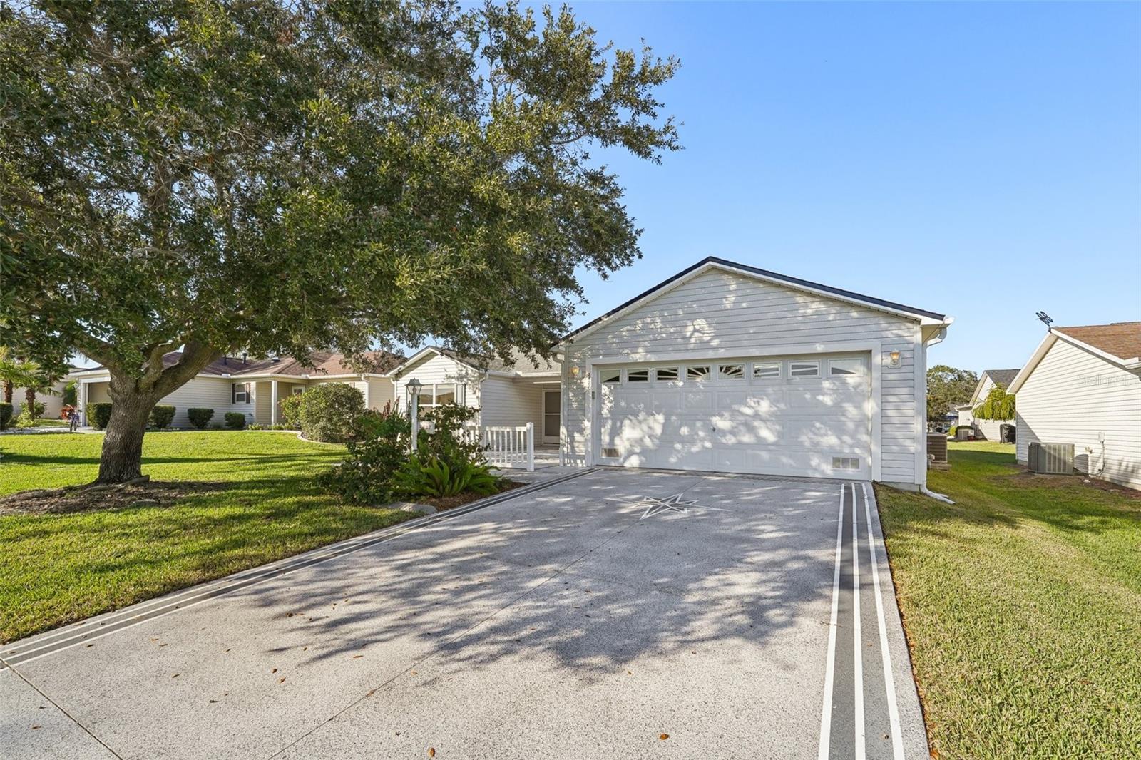 Photo one of 2427 Due West Dr The Villages FL 32162 | MLS OM691793