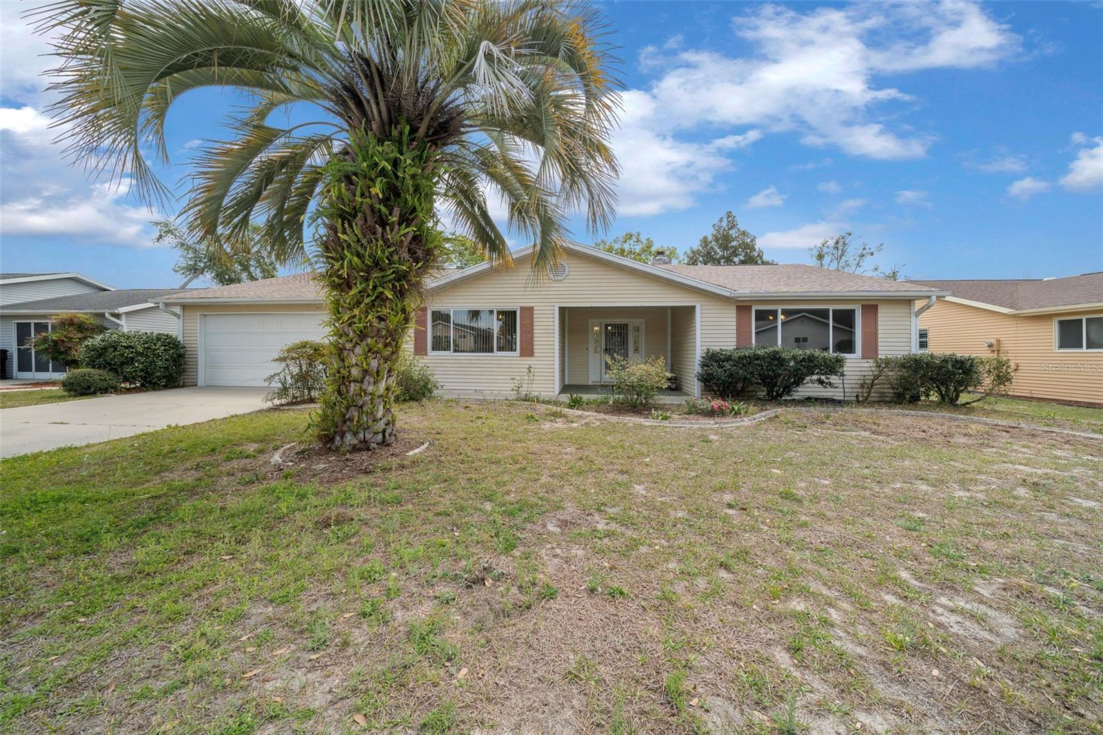 Photo one of 8450 Sw 115Th Street Rd Ocala FL 34481 | MLS OM694215