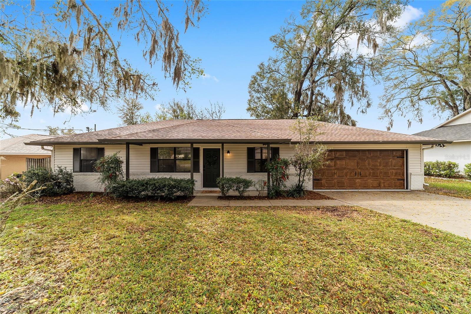 Photo one of 3380 Ne 42Nd Pl Ocala FL 34479 | MLS OM696849