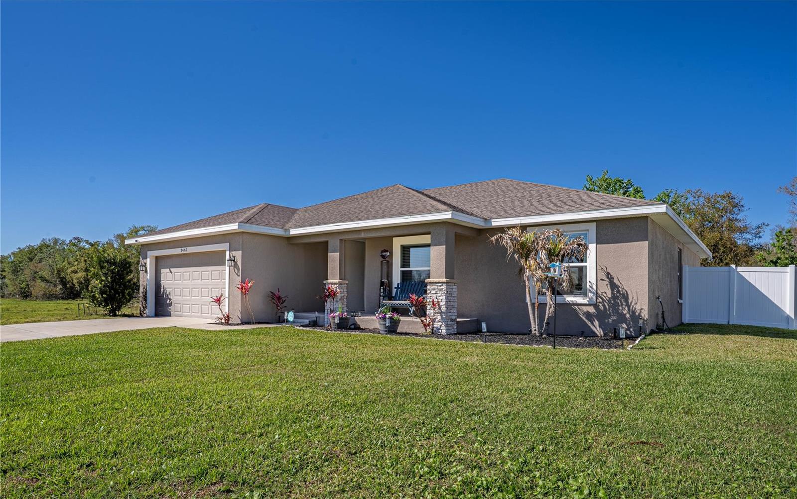 Photo one of 3467 Sutton Ridge St Lakeland FL 33810 | MLS P4933995