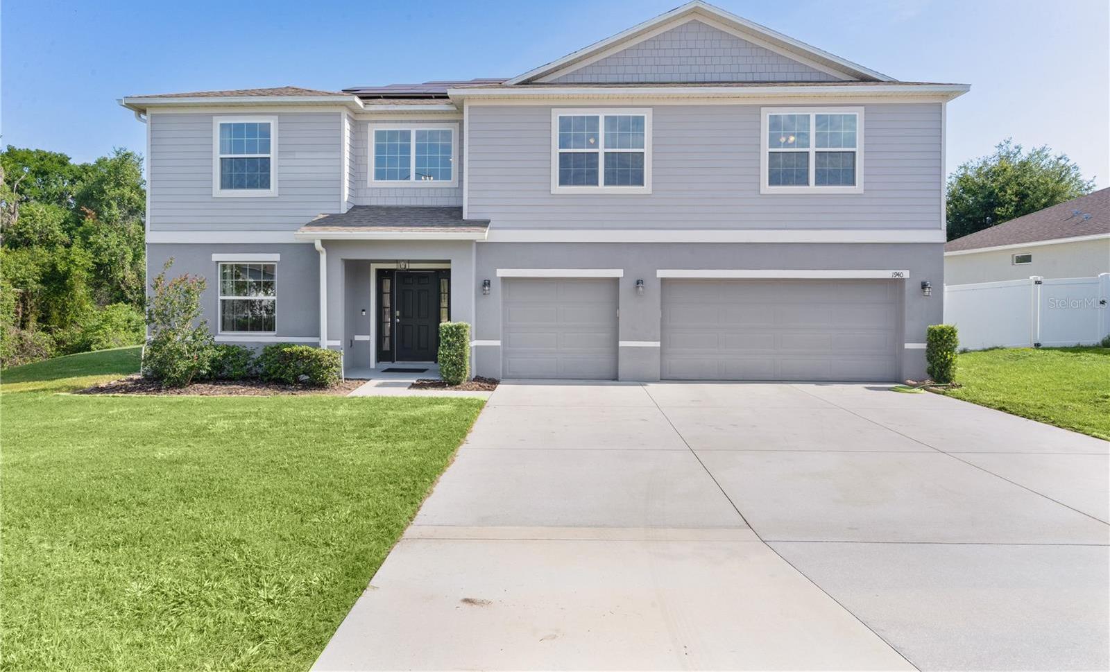 Photo one of 1940 Bell Creek Loop Fruitland Park FL 34731 | MLS R4909283