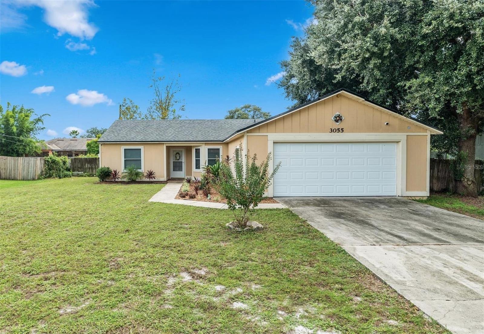 Photo one of 3055 Kirkland St Deltona FL 32738 | MLS S5122053