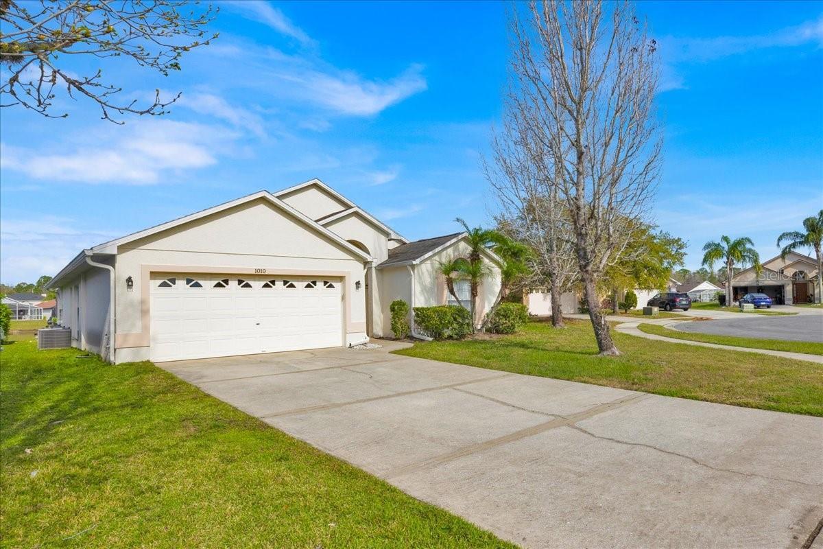 Photo one of 1010 Prey Ct Kissimmee FL 34746 | MLS S5122289