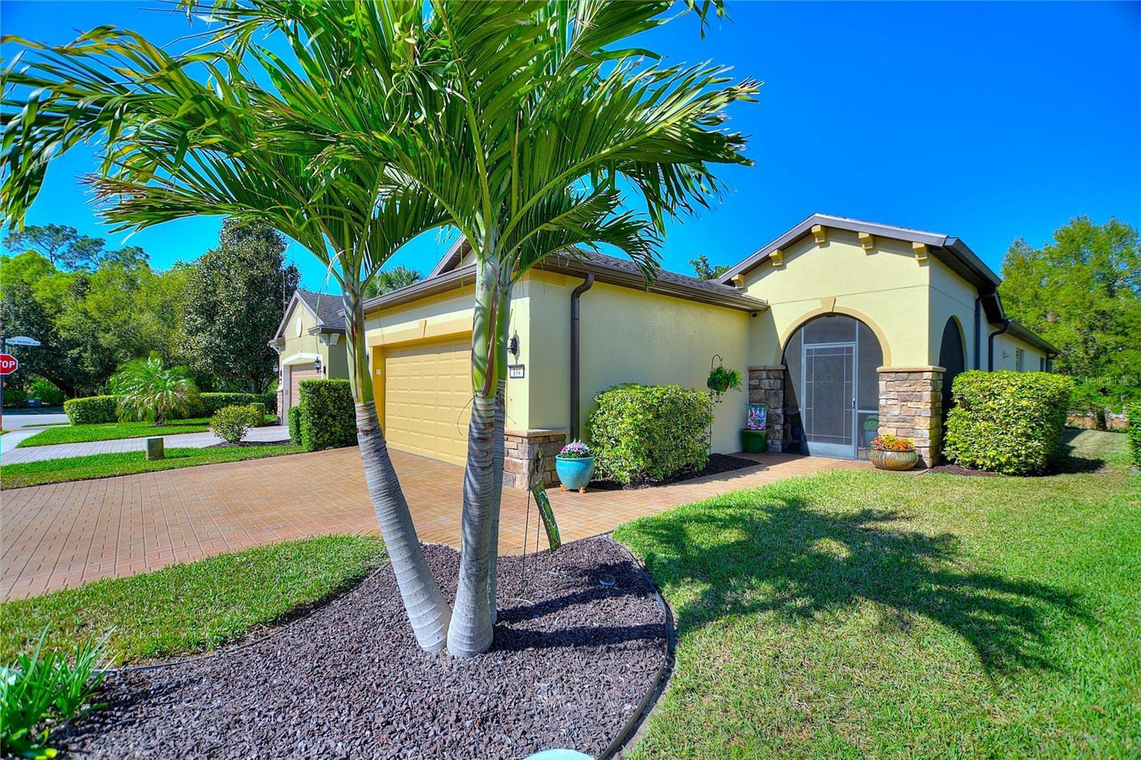 Photo one of 104 La Cresta Ct Davenport FL 33837 | MLS S5122891