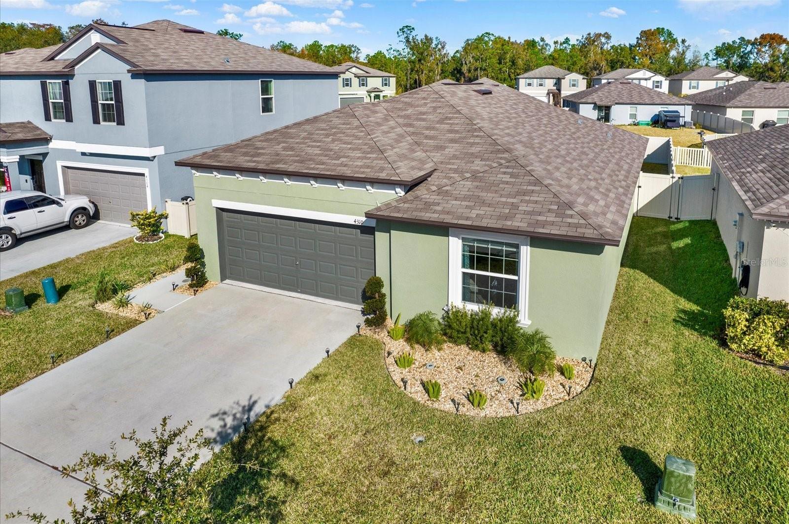 Photo one of 4310 Trotters Way Lakeland FL 33801 | MLS TB8327024