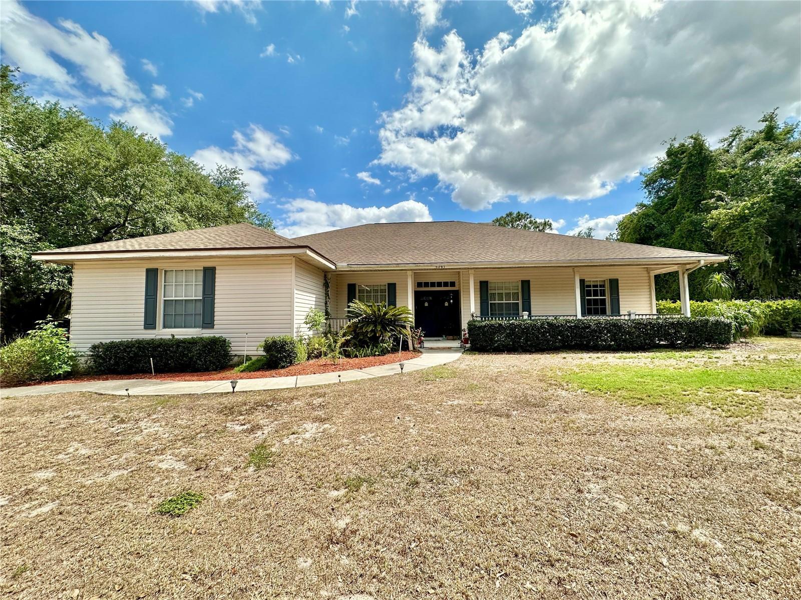 Photo one of 5261 Waterwood Dr Bartow FL 33830 | MLS TB8351399